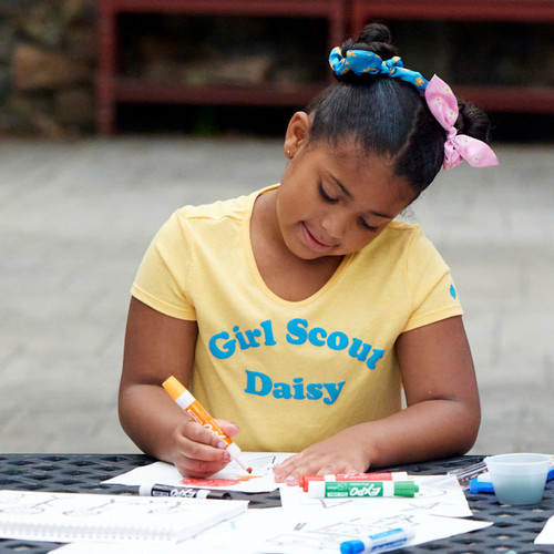 Daisy Curve Hem T-Shirt | Girl Scout Shop