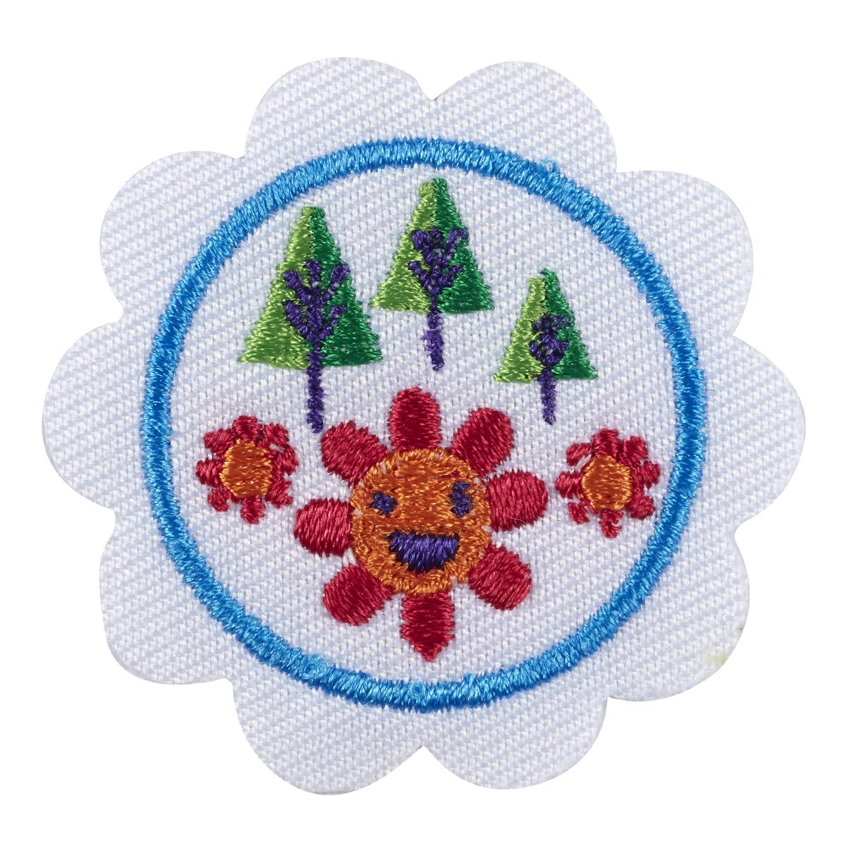 Daisy Badge Kit — Outdoor Art Maker