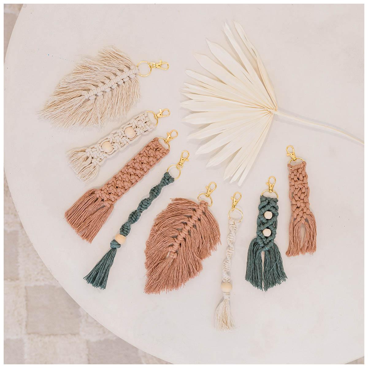 小物 Carabiner Macrame Keychain deci ovy deci//Carabiner Macrame Keychain - メルカリ